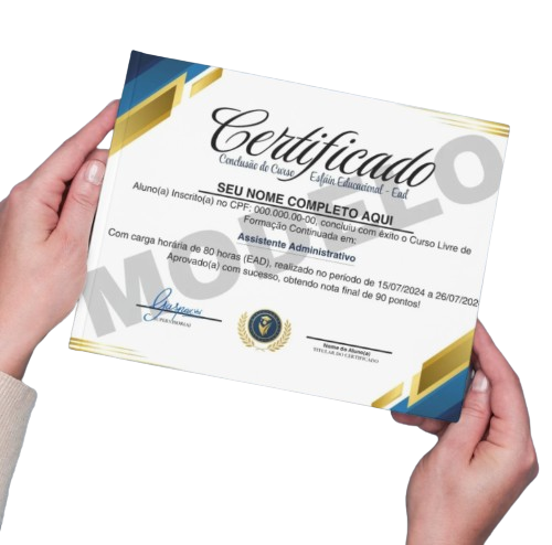 Aluno apresentando certificado